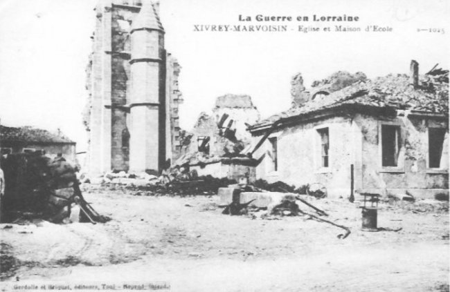 L'glise et l'cole bombardes  / Shelling Church and Shool